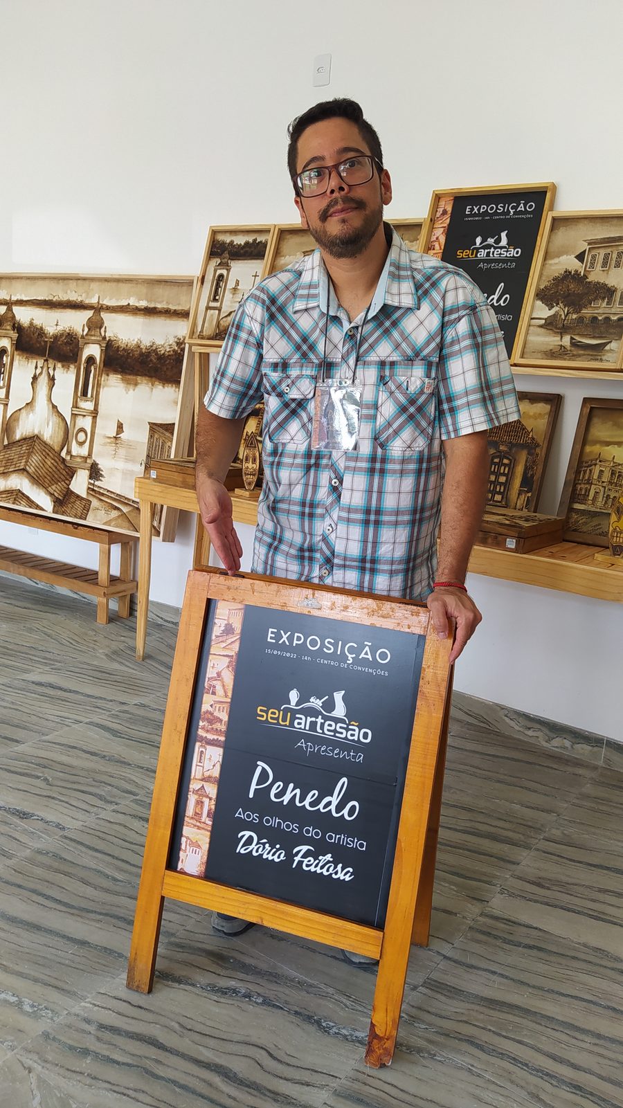 Jay em exposição do Seu Artesão em Penedo