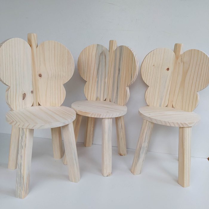 Peças artesanais produzidas em oficina